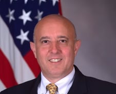 트럼프의 국방장관 후보자, 논란 속 인준 지연…권한대행 체제로