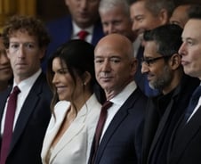 "이 사람도 왔어?"…'소수정예' 트럼프 취임식 온 600명 봤더니