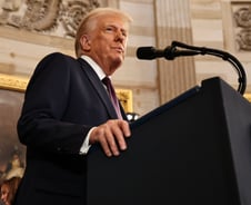 트럼프 "EU, 관세 받든지 원유 사가라…미국 무역적자 메꿔야"