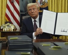 트럼프 "보편관세 부과할 수 있어…아직은 준비 안 됐다"