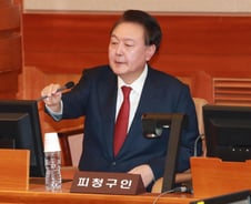 "尹 병원 방문 몰랐다" "미리 알렸다"…공수처·법무부 '진실공방'