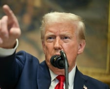 트럼프가 "재택근무 해라"…백악관 NSC 직원들에 무슨 일