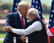 미국산 더 사고, 불법체류자 데려오고…인도 '트럼프 선물' 준비