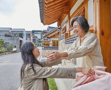 "안 들려" TV 소리 자꾸 높이는 엄마, 설마?…방치했다간 '치매' 온다