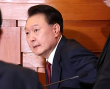 尹 구속 연장 재신청한 검찰…또 법원 불허 땐 기소 서두를 듯