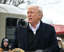 트럼프 "재난관리청 없앨 것"…허리케인 피해지역 찾아 또 바이든 비판