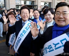 '조기 대선 양자대결' 이재명 45% vs 오세훈 36% - 한국리서치