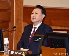 윤 대통령, 구치소서 참모들 만나 "의기소침 말고 최선 다하라"