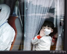 '코로나19 중국 연구소 유출 의혹' 일파만파…의학적 가능성 따져보니