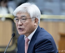 마은혁 권한쟁의심판에 신경전…與 "절차적 하자" 野 "모략 중단하라"