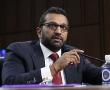 트럼프, '의사당 폭동' 조사한 FBI 숙청? "6000명 잘릴 전망"