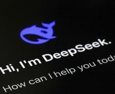 [IT썰] 딥시크의 거짓말?...美 "개발비 최소 7300억 이상"