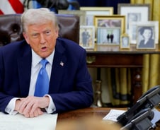 中관세전쟁 가열 염두에 뒀나…트럼프, 우크라에 "희토류 원해"