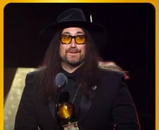 [IT썰]AI 비틀즈, 그래미 최우수 록 공연상 수상…해체 50년만