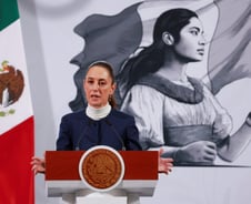 "말보다 행동을 봐"…관세 유예 셰인바움의 '트럼프 대응법' 주목