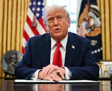 관세로 한국 세탁기 때렸던 트럼프, 이번엔…정부, 에너지 수입 늘리나