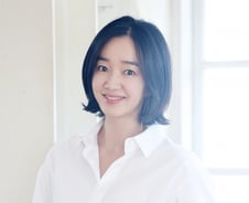 [단독] 수애, 송강호 출연 드라마 '내부자들'로 4년만에 복귀? "긍정검토중"