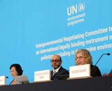 '종이빨대' 정책 방향 어디로?..."불확실성 없애야"