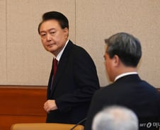 尹 "헌재가보니 곡해돼있어…국민 자존심이 대통령 아니냐"