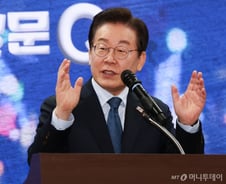 이재명에 향한 설 밥상 민심?…"서부지법 사태·우클릭 효과"