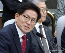 尹 못 버리는 與, '조기 대선' 딜레마…"잠룡들 뛰는 거 못 말려"