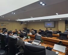 '윤 대통령 방어권 보장' 안건 의결…"절차적 정당성 확보해야"