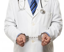 "왕 죽을 때 어의 죽이는 격" 내시경 사망 '유죄 의사'에 잇따른 탄원, 왜