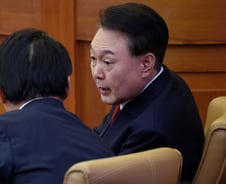 윤 대통령 "비상계엄 선포 전 국무회의, 절차적 위법 없었다" 주장