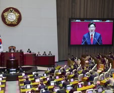 권성동 "계엄 왜 있었나 따져봐야"…지도부도 '탄핵반대' 여론전 편승