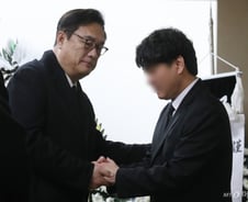 정진석, 피살 초등생 빈소 찾아 尹 메시지 전달…"재발방지책 마련"