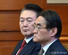 윤 대통령 측 "간첩 수사 막는 '이적 탄핵' 막기 위해 비상계엄"