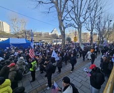 "마지막 변론기일이어서…" 모여든 탄핵 반대 집회…찬성은 '한산'