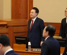 윤측, 20일 변론기일 변경 요청…"형사재판·탄핵심판 동시대응 어려워"