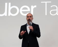 [단독]SK 대신 네이버 만난 '우버택시', 카카오T 잡을까