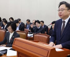 [단독]여야 연금개혁안별 기금고갈 시점? 與 '2074년' vs 野 '2068년'