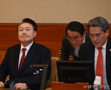 윤 대통령 탄핵심판 내일 마무리…최후 진술서 대국민 사과할까