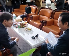 국회 탄핵소추단 "尹 탄핵심판, 예상보다 빠르거나 늦어질 수도"