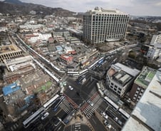 윤 대통령, 탄핵심판 최종 변론 앞두고 아직 구치소…늦게 출석할 듯