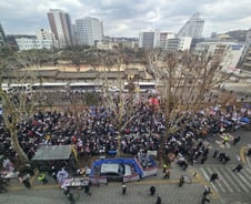 탄핵 심판 최종변론..."끝이 아닌 시작" vs "즉각 파면해야"