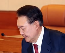 대국민 사과한 윤 대통령 "임기 연연 안해, 직무 복귀하면 개헌 추진"