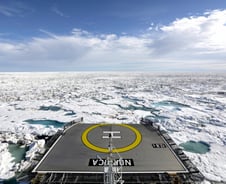 북극의 새로운 최전방을 가로지르는 쇄빙선에서 보낸 열흘 [PADO]