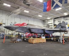 부산 찾은 美 핵항모, '끝판왕' F-35 촬영도 허용…트럼프 2기, 메시지는