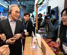 WIFI 속도 2배 이상 ↑, KT 국내 최초 WIFI7 표준 공유기 출시