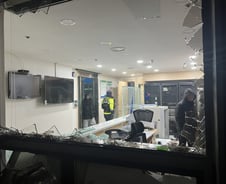 [단독]"방패로 경찰 팔 찍어"…서부지법 난동범, 1200만원 손괴까지