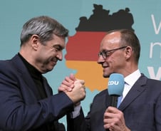 "군비 부채 무제한 허용" 나서는 독일…트럼프의 나비 효과