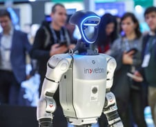 내 손 모양 따라하는 로봇·두번 접는 노트북…"와우" 탄성 터졌다