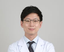 "엄마랑 안 떨어질래" 학교 가기 싫다는 아이, 건강하게 보내는 4단계