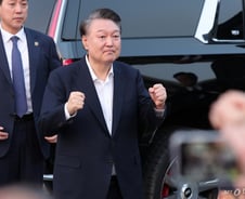 尹 석방에 국민의힘 "지극히 당연…헌재, 사기탄핵 각하해야"