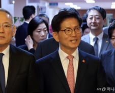 김문수 "헌재, 尹 탄핵심판 변론 다시 시작해야…증거채택에 문제"