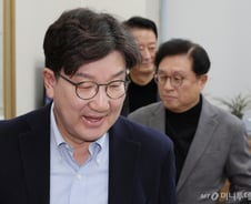 권성동 "野 탄핵중독, 특수협박죄로 다룰 지경…한덕수 빨리 돌아와야"